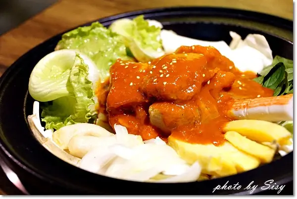 劉震川日韓大食館光復店~CP值超高的韓國料理特色火鍋