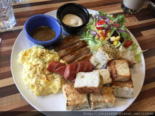 {板橋❤江子翠｝BRUNCH早午餐《午號出口》義起吃早午餐吧!