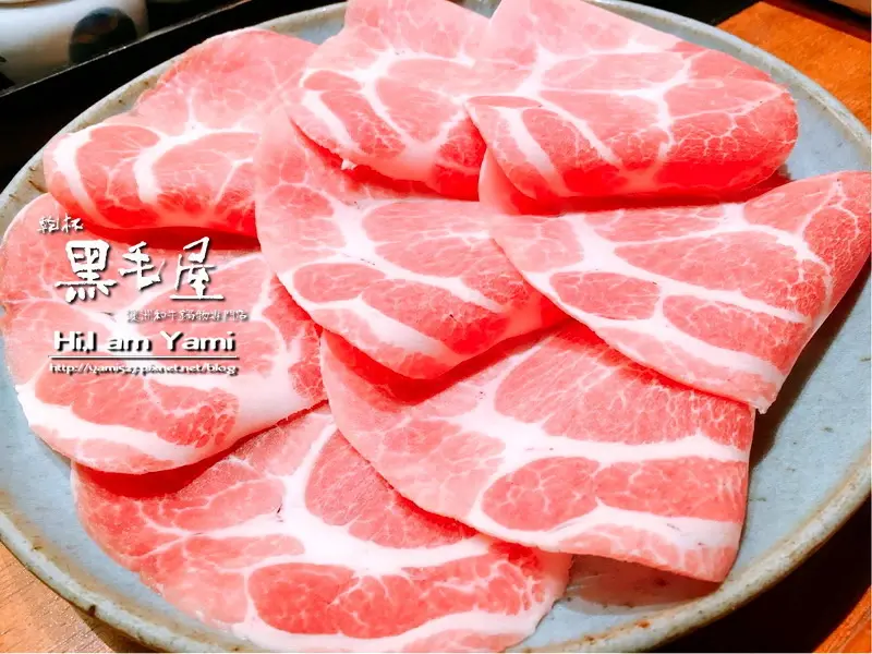 黑毛屋火鍋乾杯集團旗下日式火鍋 ► 台北市 南港區 ◄ 南港中信必吃美食 x 日式火鍋從湯頭、醬料、肉品、甜點都讓人滿足驚艷