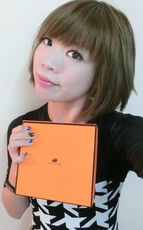 【宅配美食】母親節就送媽咪好吃到會噴淚的頂級精品蛋糕－CHEESE CAKE 1的Blue Man~奢侈～        
      