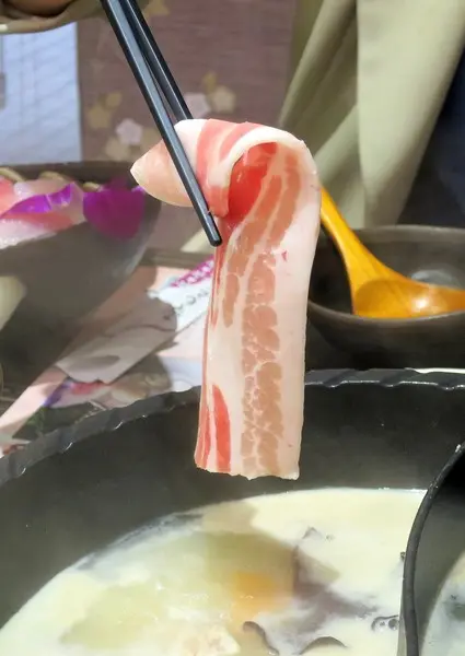 領略真材實料的層次風味~ .. 熊賀家日式涮涮鍋              