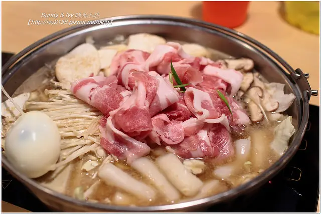 【台北信義食記】Tigertopoki 泰一格年糕火鍋。顛覆不辣的部隊鍋也好吃喔！