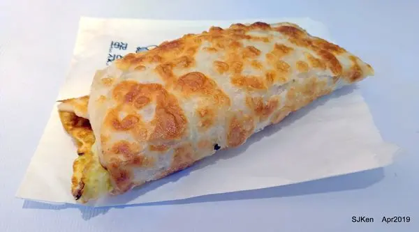 (小明星大跟班美食推薦)「師大夜市蛋幾ㄌㄟˇ 蛋餅捲專賣店」--- 高麗菜獨特內餡為本，多款美味餐點任選，現點現做用料紮實! 