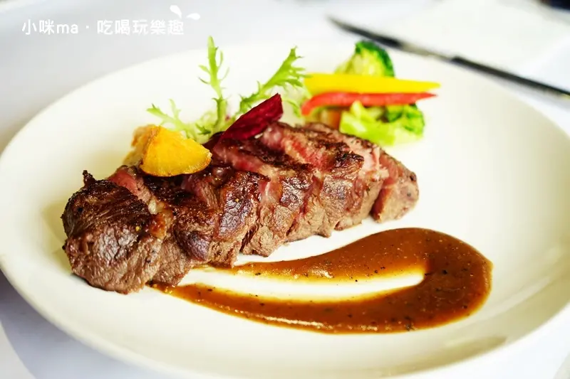 星辰牛排 ▏五星級飯店主廚手藝 法式舒肥牛排軟嫩鮮甜。台北大安區約會餐廳 / 西式排餐推薦。捷運國父紀念館站