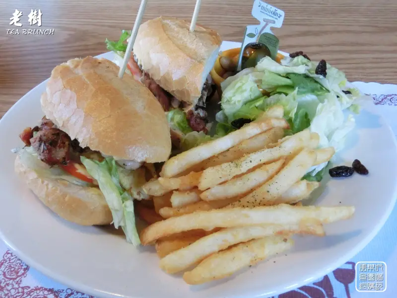 《美食推薦》【桃園蘆竹】老樹 Tea Brunch。早午餐 排餐 義大利麵 燉飯 南崁下午茶 南歐鄉村風 桃園南崁必吃美食推薦