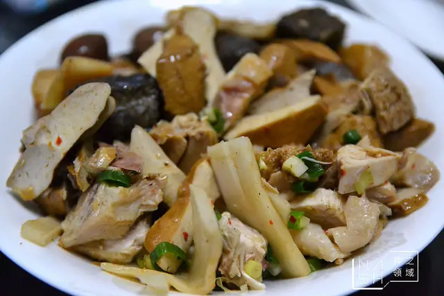 [捷運新北投美食] Nash 吃 王掌櫃私房鹽水雞 相見恨晚的超強滷味店