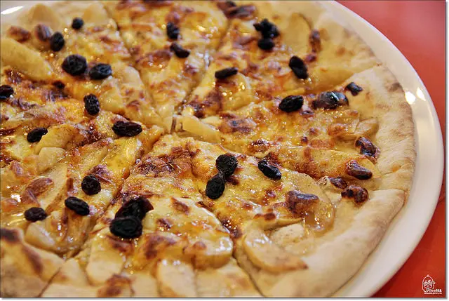 『苗栗苑裡』灣麗手工窯烤PIZZA-下午茶新時尚就是要喝咖啡配披薩 苑裡交流道下修車廠窯烤披薩、咖啡、簡餐