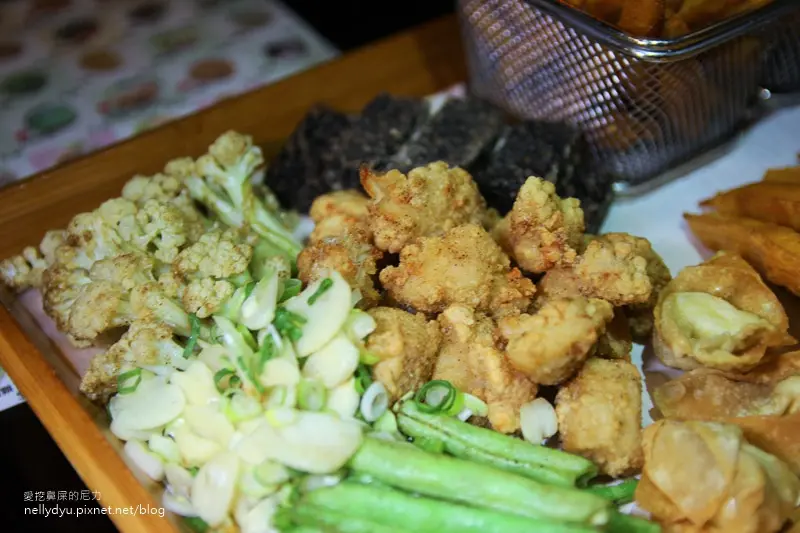 吃-鳳山。炸去啃鹹酥雞，創新品味新吃法