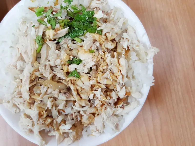 【高雄左營】王義雞肉飯。古早味土雞肉飯 捷運巨蛋站