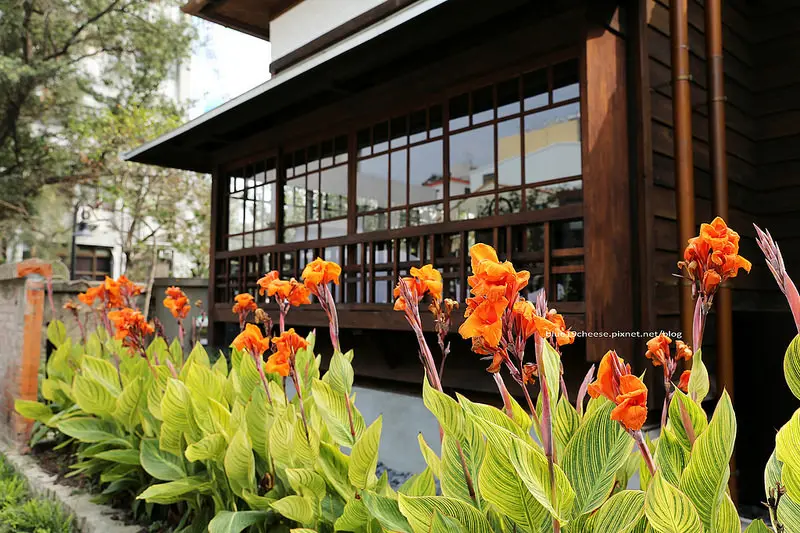 【台中西區】台中文學館 台中文學公園 - 日式警察宿舍群活化歷史變身.欣賞老榕樹之美.六日有導覽.第五市場附近