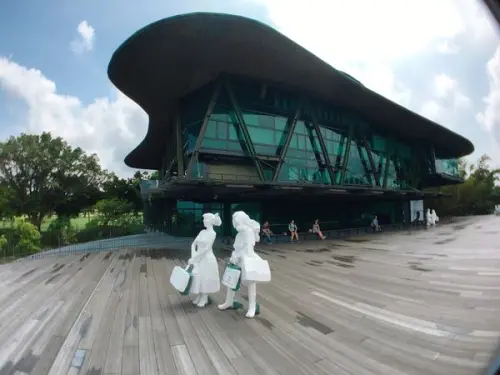 淡水新景點【雲門舞集園區】免費看山看海看藝術/大樹書房樹下看書、喝咖啡、品酒休憩/淡水文化藝術教育中心