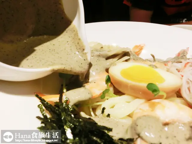 
【廠商合作】麵立吞烏龍專賣唐國本店 | 道地日式烏龍麵 國父紀念館站巷弄美食 氣氛佳 招牌黑齒冷麵好吃 免服務費
