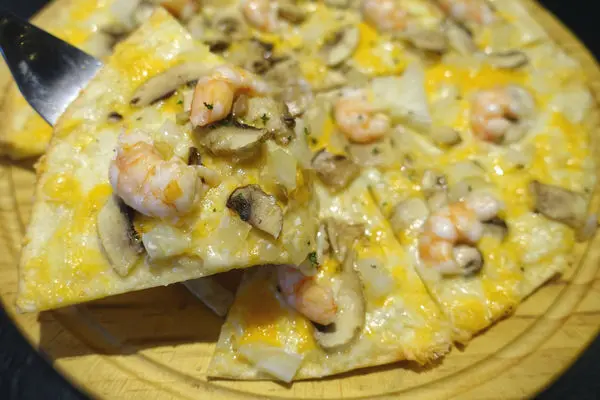 哈克廚房‧海鮮用料精彩的薄餅、義大利麵和燉飯，笑傲松菸義式美食寶座!!!