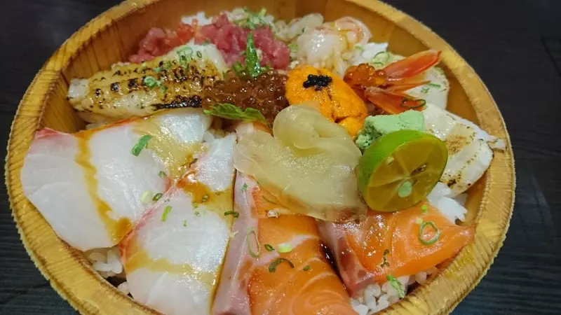 高雄~福川町~現點現做新鮮料理~必點蓋霸豪華海景丼~海鮮控的天堂~              