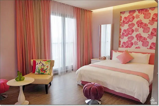 『宜蘭。冬山鄉』 微型包棟民宿系列 宜蘭金普敦鄉村悠活民宿-啤酒、紅酒、飲料、水果、泡麵、各種零食任你吃，大方又熱情的民宿主人，還有超專業烤肉架以及超棒視野的田野別墅風光，無限美好的一夜。