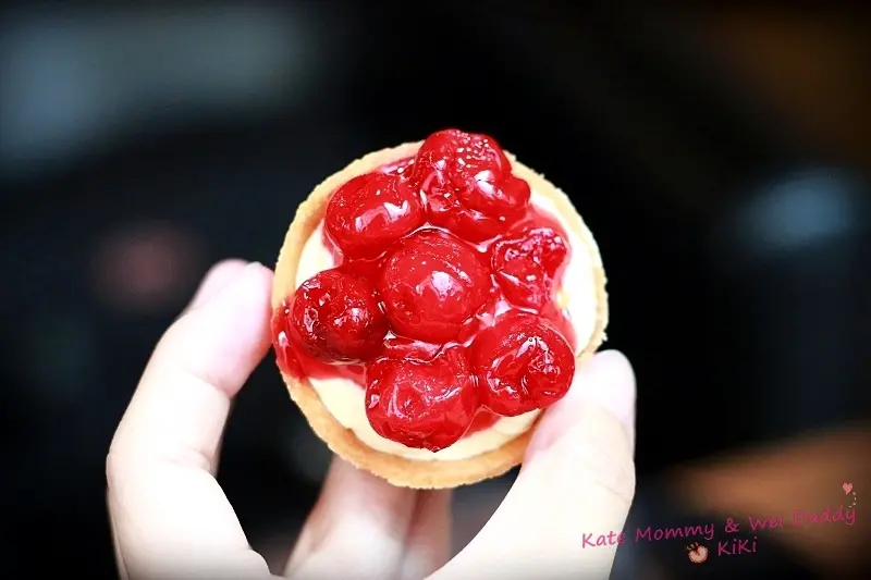 【食．三重】輕食、甜點、咖啡通通來，酷夏避暑好所在。LOUISA COFFEE 路易莎三重概念店 #三重輕食 #三重咖啡店 #三重下午茶 ♥