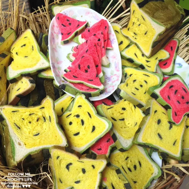 宜蘭礁溪伴手禮 ▌奇妙的西瓜吐司：「幾米烘焙手創坊」麵包人氣排隊名店，但是口乾超乾也沒味道...(礁溪柯式蔥油餅旁)