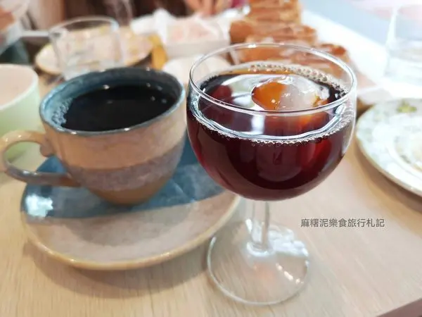 【台中 豐原】隱藏於田野裡的幸福咖啡廳，不限時、寵物友善餐廳、提供咖啡、甜點、鬆餅、早午餐、下午茶『小幸福咖啡』