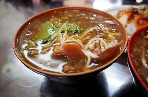 【台中沙鹿】台北魷魚羹羊肉羹 正宗老牌 - 魷魚羹羊肉羹蚵仔煎.特調蚵仔煎海山醬.沙鹿火車站前面.近沙田路和沙鹿彩繪牆.食尚玩家