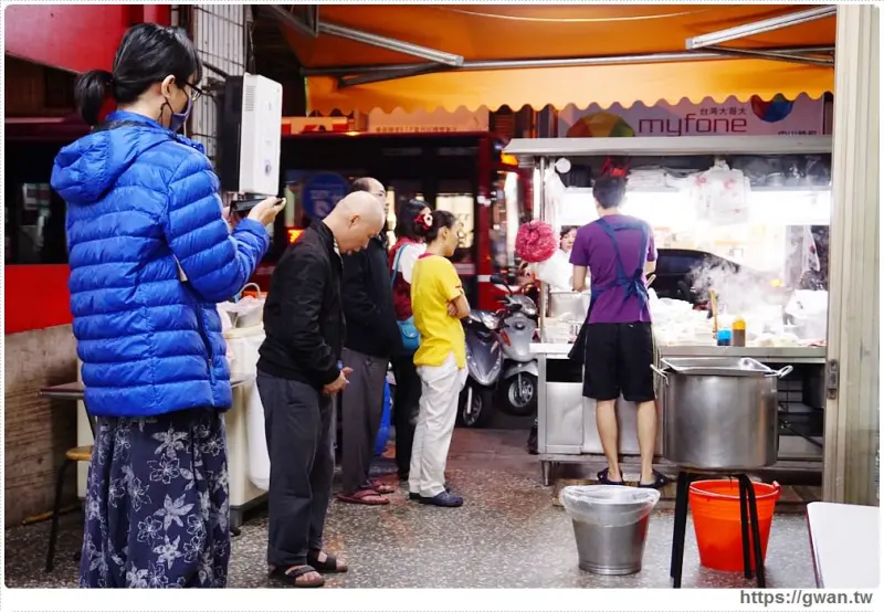 阿清香菇肉燥飯 | 傍晚才營業，在地人推薦的宵夜美食 