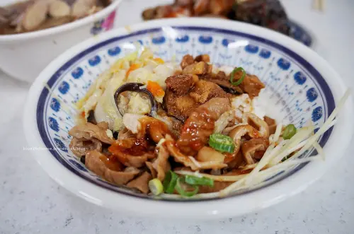 【台中太平】阿清香菇肉燥飯 - 當歸鴨麵線.當歸豬腳.晚餐至宵夜.太平推薦美食小吃肉燥飯.李姊姊童裝隔壁.普利司通對面