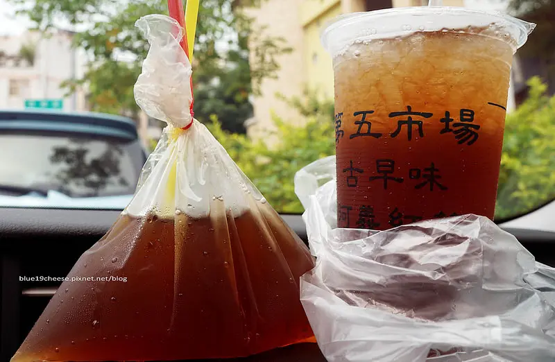 【台中西區】太空紅茶冰.阿義紅茶冰 - 台灣的古早味.第五市場樂群街兩大紅茶喝看看.袋裝紅茶好懷舊.台中文學館附近.TVBS食尚玩家報導