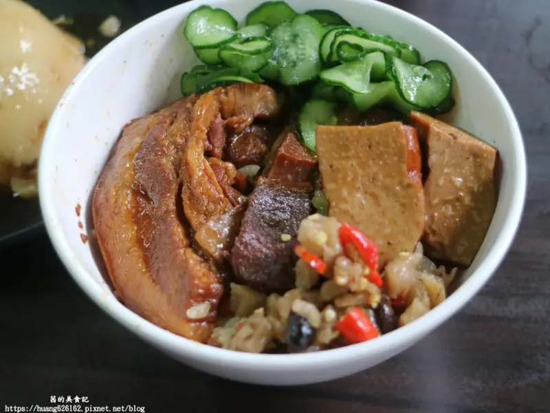 【 台北萬華區】萬華美食『一甲餐飲-祖師廟焢肉飯、刈包』#焢肉飯 #麻豆碗粿 #油條魚丸湯 #捷運龍山寺