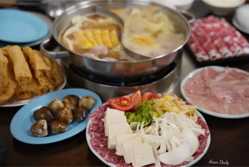 | 屏東美食 |來屏東就是要吃牛肉火鍋/必點霜降牛肉超厚實/隆賓汕頭火鍋