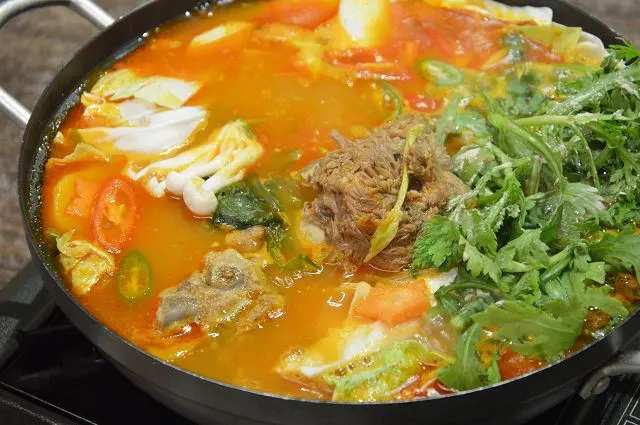 大漢門韓式食堂~~台北行天宮站美食．暖呼呼的韓國部隊鍋．傳統道地的韓式料理