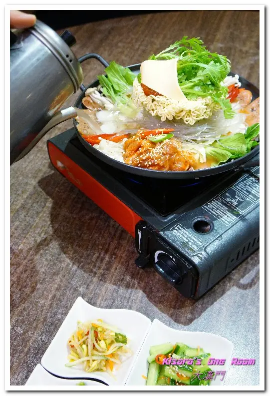 台北行天宮站韓式料理．美韓混血家庭式風味韓國部隊鍋──大漢門韓式食堂        
      