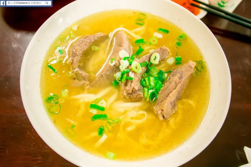 【宜蘭冬山】春不老驛站牛肉麵+冬山冰店(昇旺食品)-在地人推薦~隱藏在冬山市場的巷弄平民美食~牛肉麵、豆花、土豆仁泡餅~宜蘭才吃的到的古早味隱藏版泡餅~冬山火車站附近