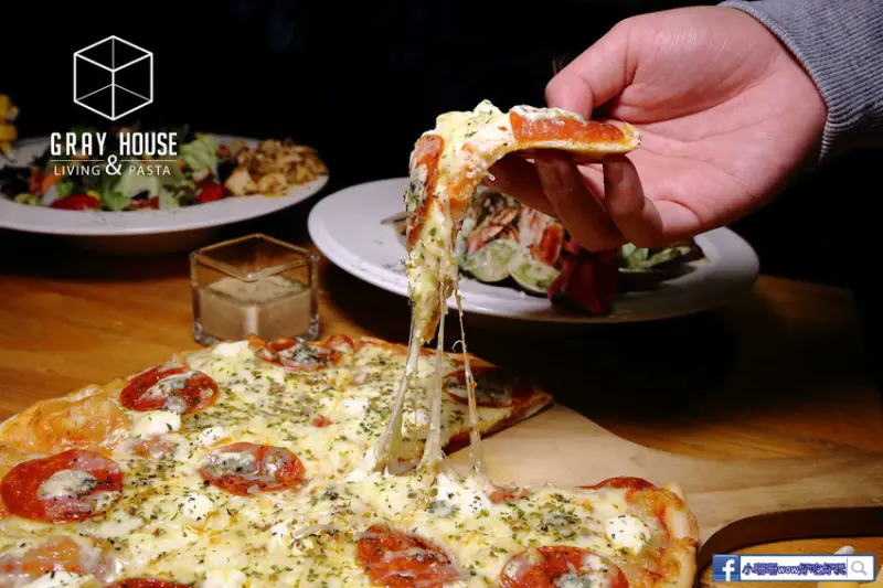 【食。台中】Gray House 灰房子〜中友百貨平價義式料理。PTT鄉民推薦的手作義大利麵店，CP值破表歡樂聚餐首選！(寵物友善)  