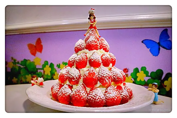 【板橋美食】微淇甜蜜屋 ~ 草莓森林鬆餅塔❤️下午茶/甜點/冰淇淋/近南雅夜市 - 捷運府中站