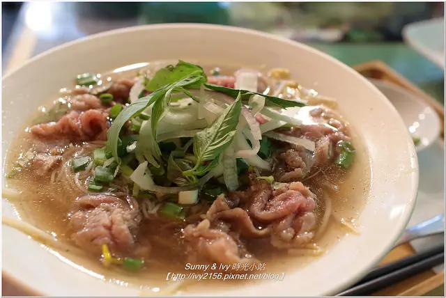 【台北士林食記】越廚 Viets Kitchen。感受越式風情，價格平實又好吃