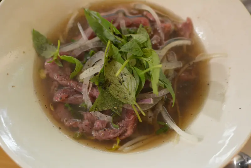 [媒體招待會] 越廚。好食材+道地越南料理+焦糖哥哥=親切的好味道! (近劍潭站)