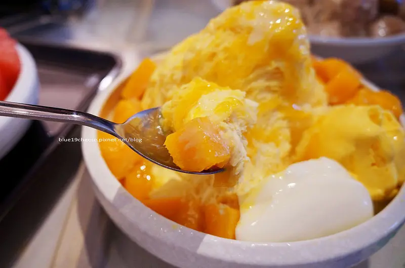 【台中北屯】剛好冰果室 - 剛好看到.剛好想吃冰.復刻懷舊冰果室.冰磚自己來.珍珠奶茶用吃的.芒果芒果雪花冰真不賴.近北屯兒童樂園