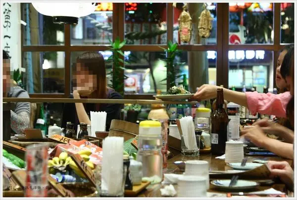 [台中|船槳送菜。樂座爐端燒崇德店]