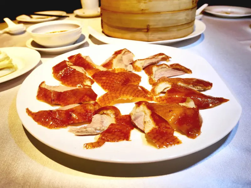 [台北內湖] 櫻桃鴨一鴨三吃片鴨秀 / 水源麗緻婚宴會館 / 烤鴨酥脆肥滋滋 / 母親節父親節吃好吃滿 / 吃櫻桃鴨不用去宜蘭