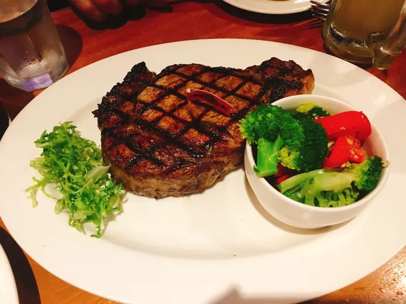 《台北❤️松山》Texas Roadhouse 德州鮮切牛排 民生店🥩傳奇24oz超級肋眼牛排就在這裡