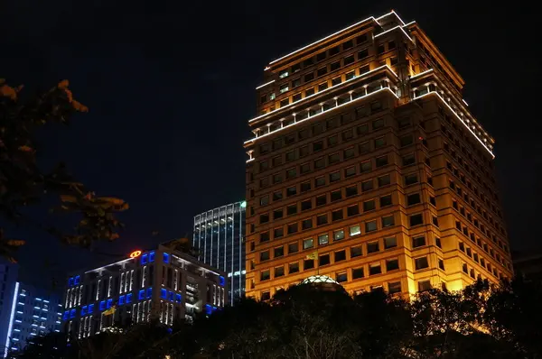 (胖樺遊記)台北信義區ATT4FUN”龍貓吉卜力專賣店--橡子共和國”。超萌龍貓從卡通中走出來。        
      