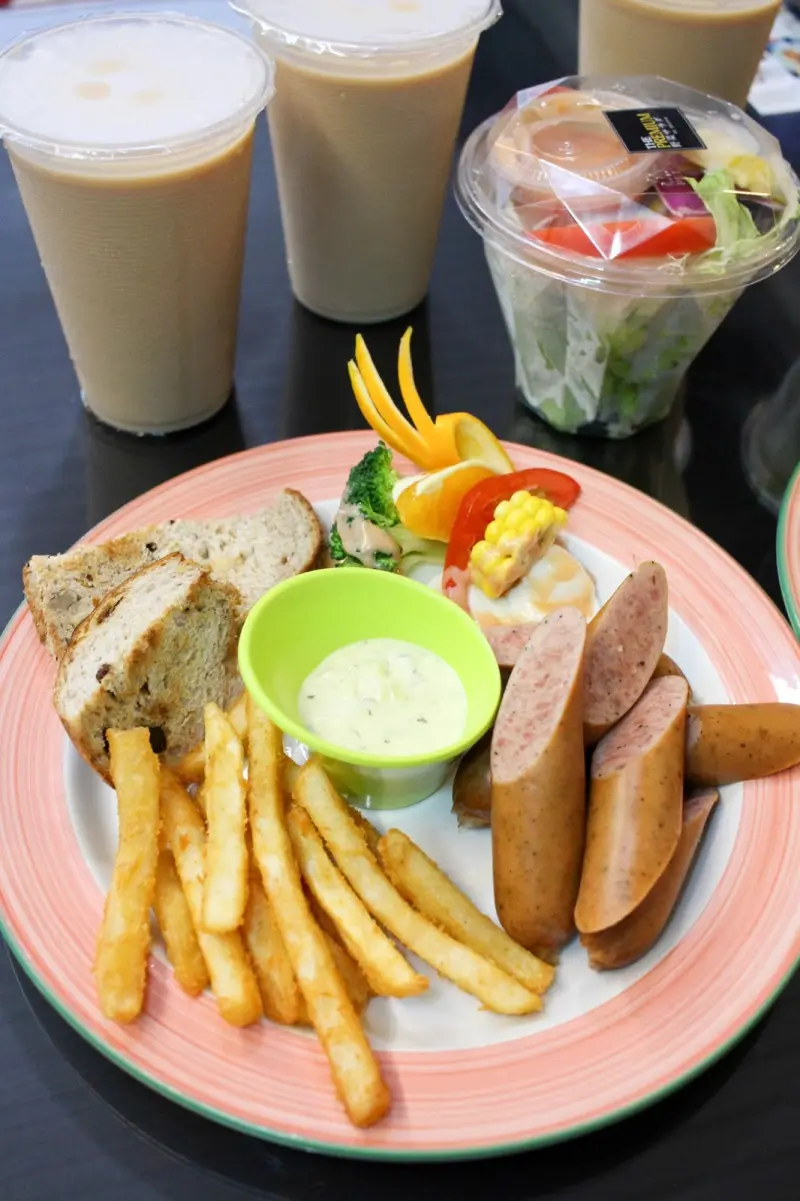 [高雄美食]平價又豐盛早午餐~雙魚座早午餐~近捷運文化中心站~
