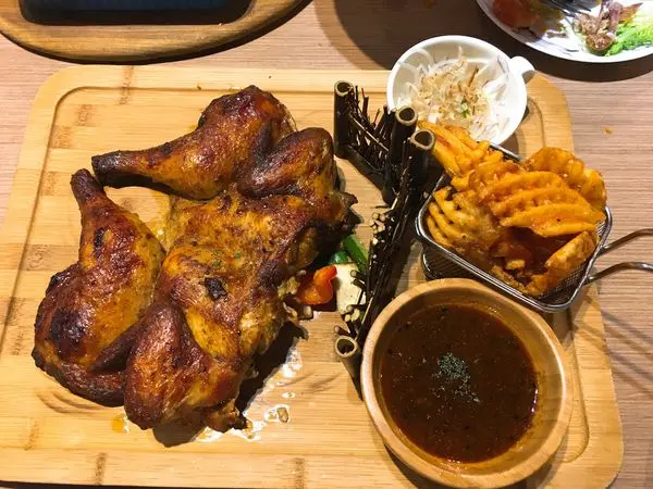 新竹-竹北 畫盒子藝術餐廳 豐富彭湃的美味-貓咪餐廳