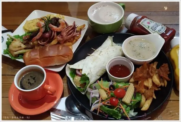 [台中|西區。Butter Brunch&cafe 巴特2店 工業風人氣早午餐]  