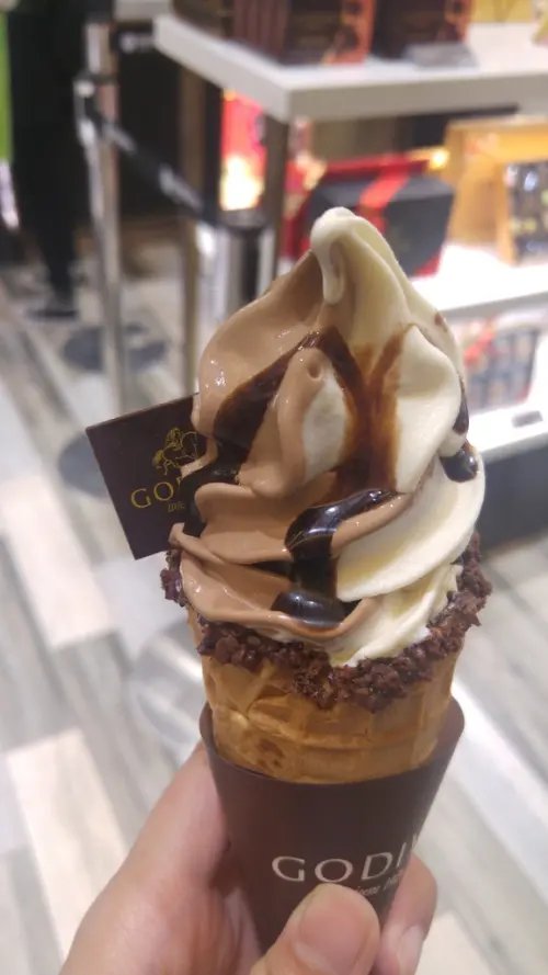 台南東區-GODIVA南紡店買一送一 享受頂級巧克力霜淇淋
