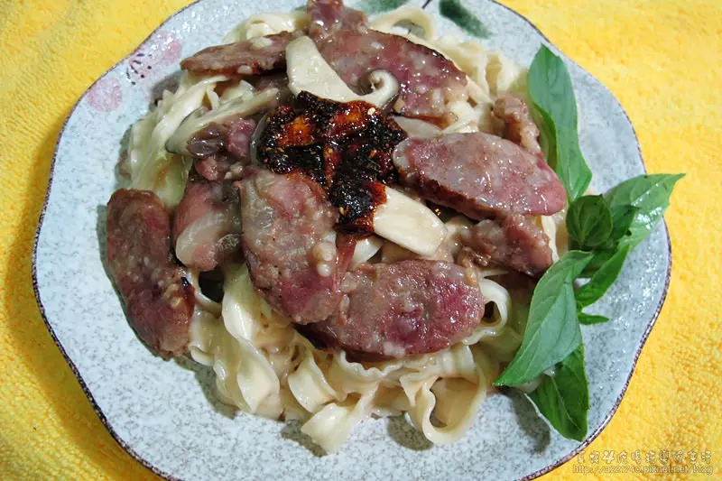 [宅配/伴手禮] 愛味鮮手工高粱酒香腸，找回記憶中樸實的古早味，台式香腸義式白醬煮出好風味