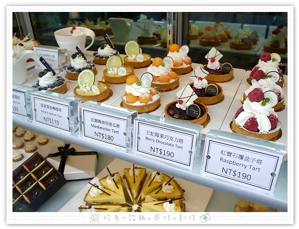 [台南食記] 西菲斯法式精品甜點~網路賣翻天開實體店囉！甜點界香奈兒！華麗出眾的輕甜塔、奶酪、布蕾、鹹派與茶飲！