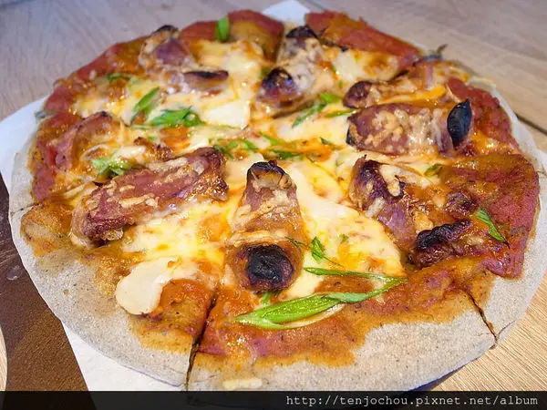 花花，甲飽沒【台北食記】BTE PIZZA - The Chips新品牌 藏身二樓平價披薩店 內湖科技園區美食餐廳推薦