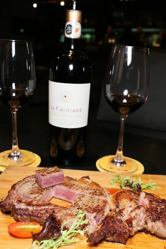 【台北|大安】Elfin Restaurant & Lounge-台北東區餐酒館-排餐-時尚酒吧-慶生聚會-魔術表演(捷運忠孝復興站)