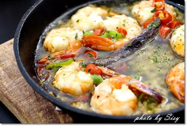 【台北東區】ABV Bar & Kitchen 酒精濃度地中海料理餐廳~上百種進口啤酒任你選，還有超酷炫啤酒蓋名信片