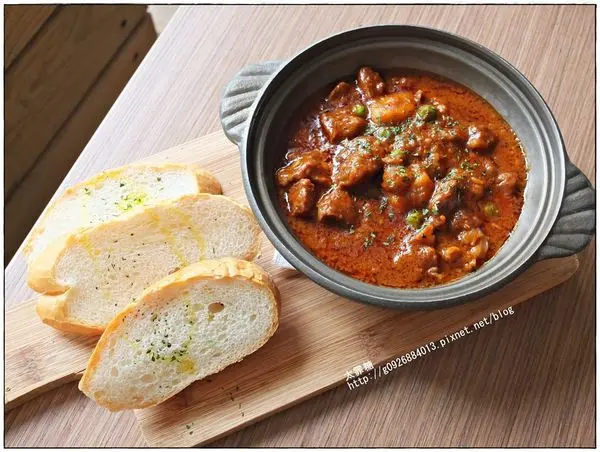 【台北】捷運國父紀念館站。東區/大安區餐酒館。超過100款各國精釀啤酒，美味的地中海料理，通通都在「ABV Bar&Kitchen」